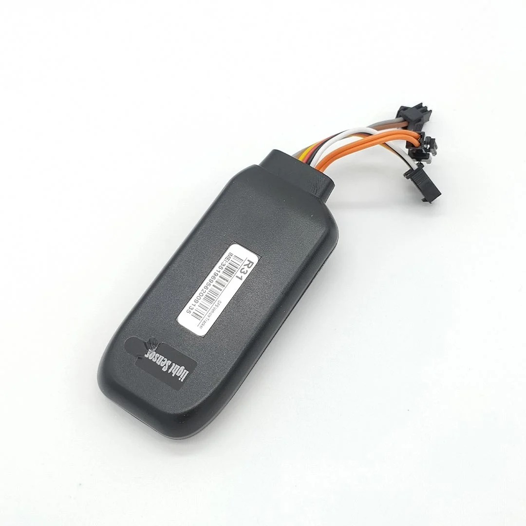 ردیاب شاهین برند Whats GPS مدل R31 اورجینال 3 ردیاب شاهین برند Whats GPS مدل R31 اورجینال